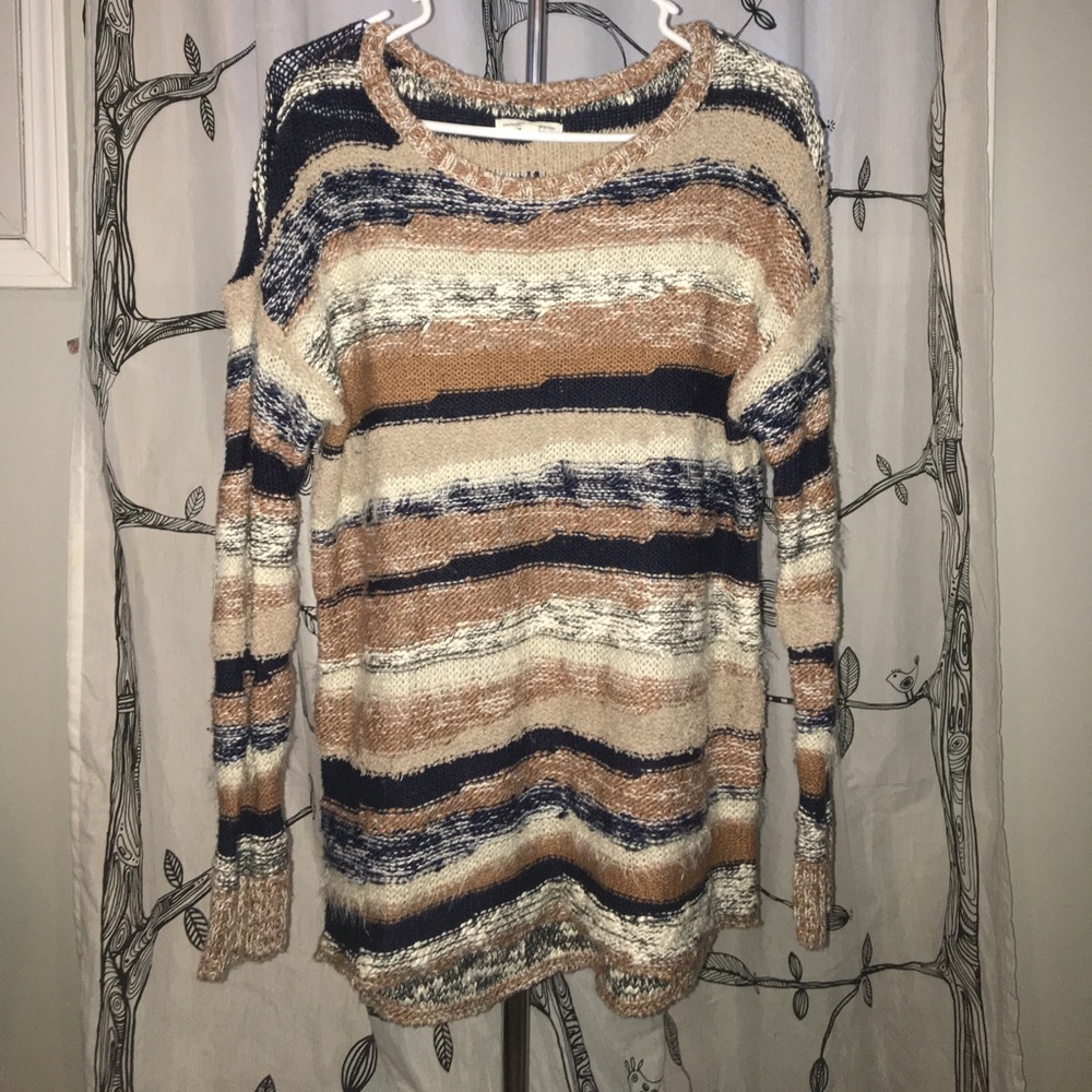 American eagle sweater. Like new!